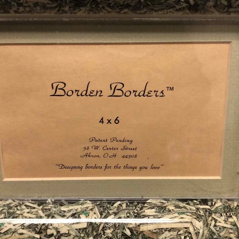 NEW Borden borders 4 x 6 picture frame filled with $$‎ money 4